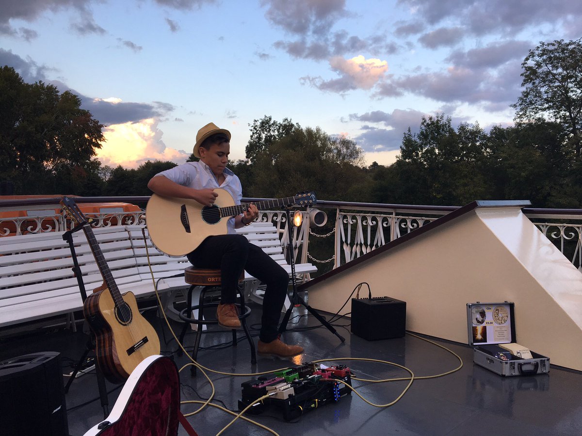 We were thrilled to have <a href="/ChilternCentre/">Chiltern Centre</a> on The New Orleans last nite 2 celebrate their 1yr anniversary for Friends of the Chiltern Centre