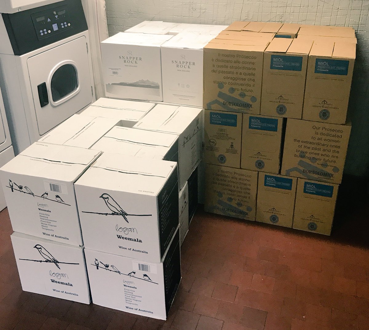 Should make for a good wedding <a href="/GilmertonHouse/">Gilmerton House</a> tomorrow with that amount of booze <a href="/LoganWines/">Logan Wines</a> Pinot Noir - delish!