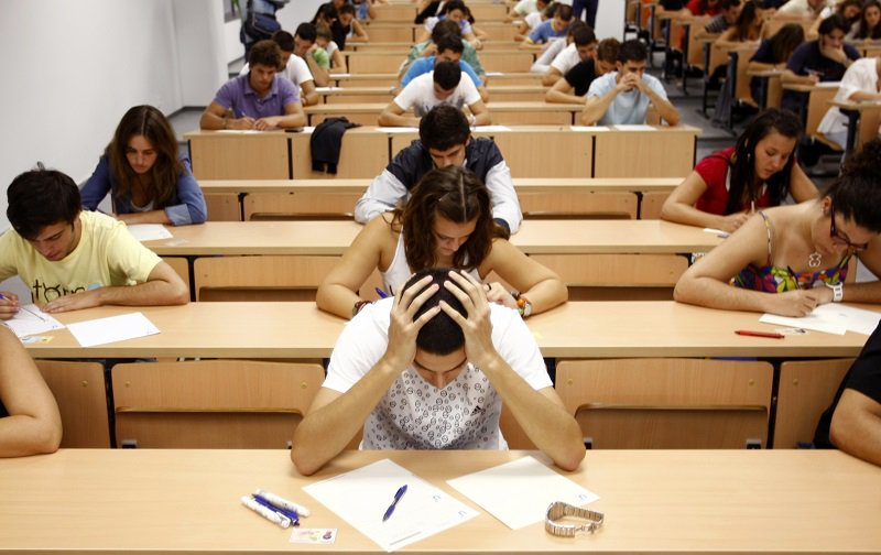 StudyBuddy13's tweet photo. Educational Tips and Guidlines For Students https://t.co/1Ht9WyJpSk #Exam #Students #studymaterial #School https://t.co/UACLJOvtOi