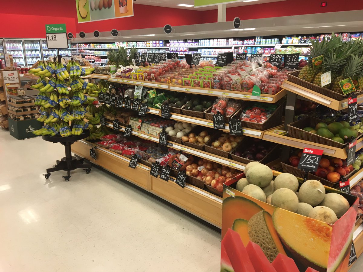 Schneider_1509's tweet photo. I love my food team!!!
@A_Leigh_ @Jamaal_edwards @Andrew050887
#D117PRODUCESresults
#FruitsofmyLaborDay https://t.co/TVeBGyya4V