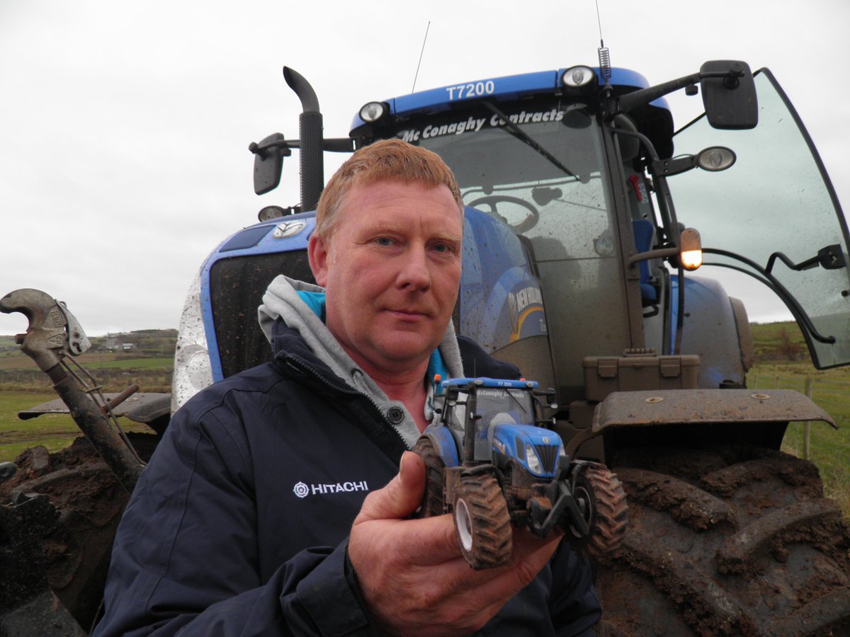 Minitrac's tweet photo. The tractor to have at hand is a @NewHollandAG   #builtinBritain #100blue @RobertMcConaghy https://t.co/JDe0iT9Sxi