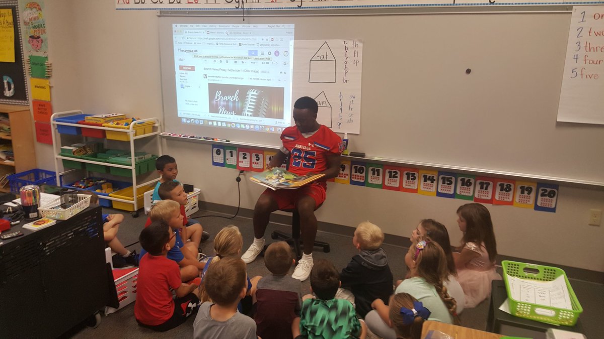 LitkeAngie's tweet photo. Football readers are SO cool!!  Go #25!  Thanks Mr. Key!  Go Jags!!  Win BIG tonight!!
#misdproud @longbranch1st @Longbranch_Elem https://t.co/cX9ZqTE2Gy