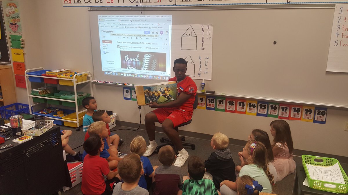LitkeAngie's tweet photo. Football readers are SO cool!!  Go #25!  Thanks Mr. Key!  Go Jags!!  Win BIG tonight!!
#misdproud @longbranch1st @Longbranch_Elem https://t.co/cX9ZqTE2Gy