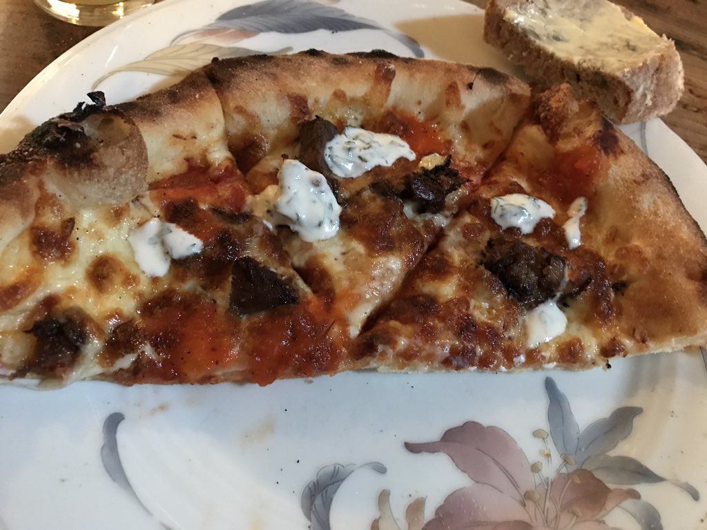 dafgsj's tweet photo. Mwynhau pitsa cig oen. Enjoying lamb pizza #lambweek https://t.co/IZt3TCteUy