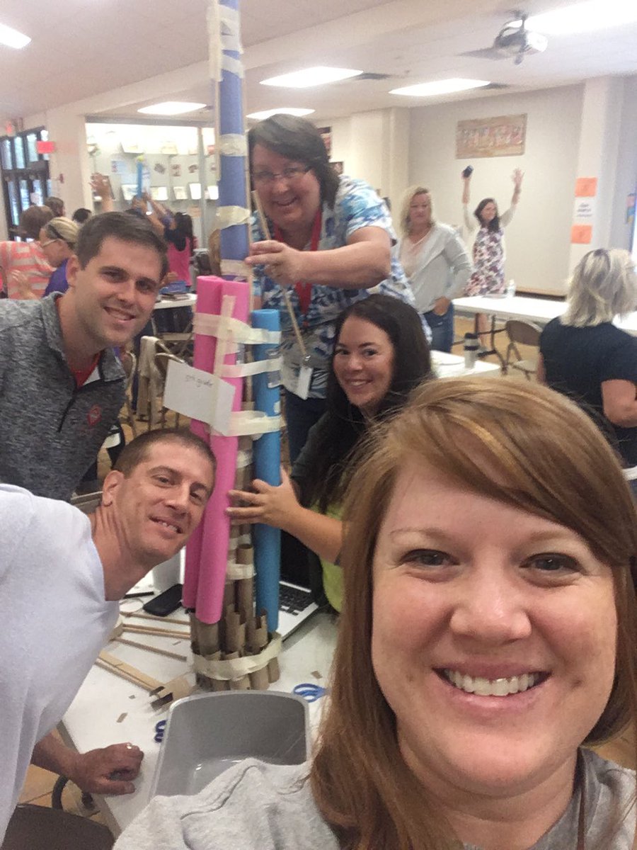 MrsMeganAhrens's tweet photo. Makerspace learning! #WeAreGIPS #HowardGI #RiseGI #IntentionalPL https://t.co/pyL3dVc12U