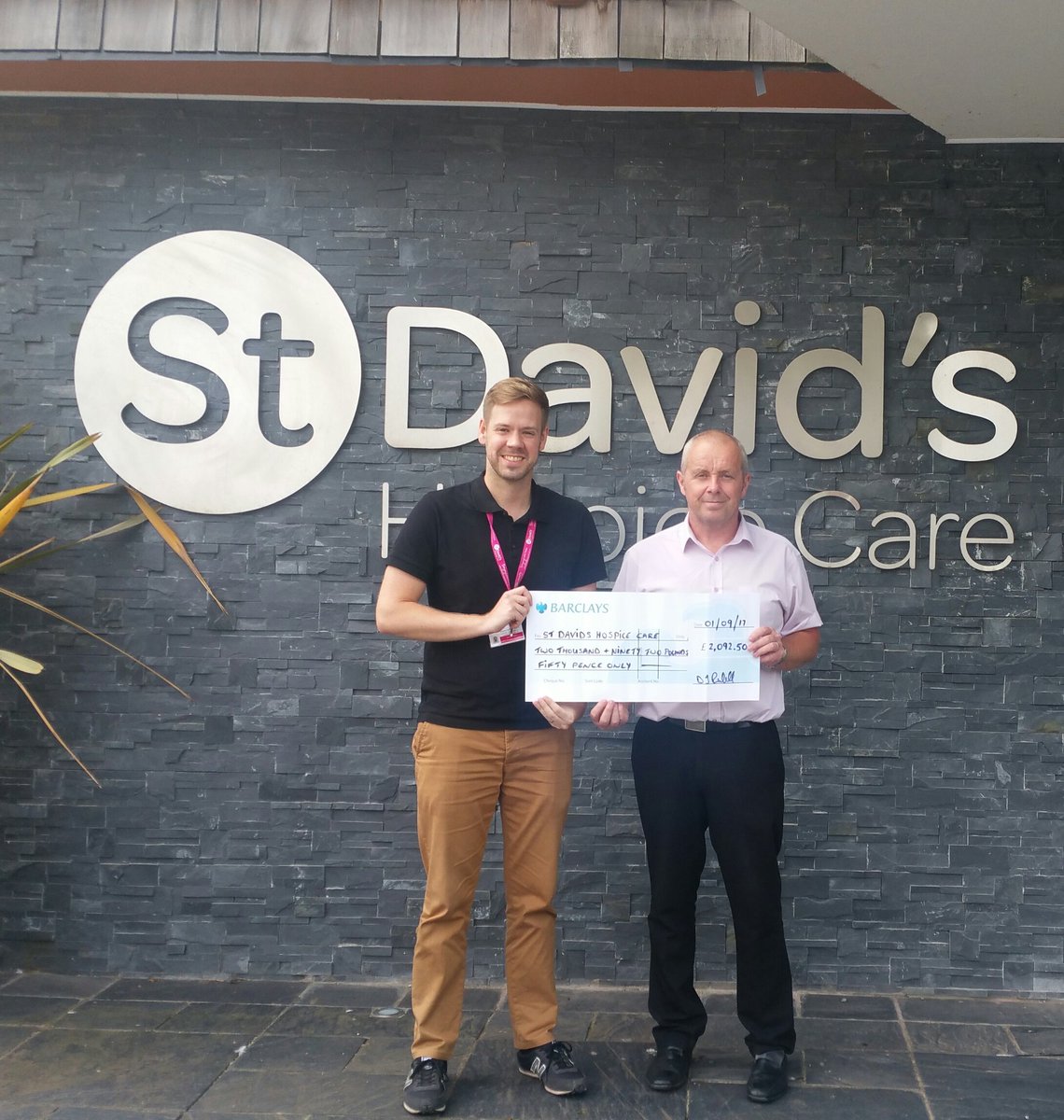 ACPontymister's tweet photo. Doing our bit for a very worthy charity @SDFHC 
#ACP
💛💚 https://t.co/wXLS3RoE7v