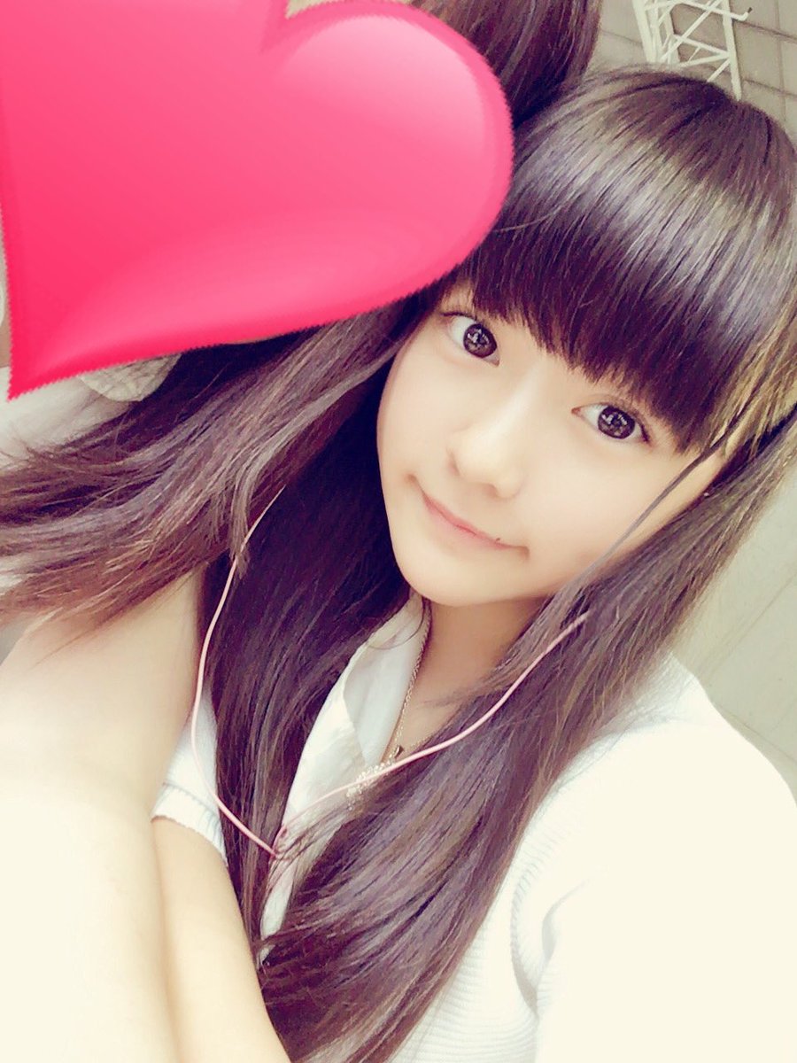 カメラロールを探っていたら…幼い頃の私を発見👀 みなさん🙌私成長して