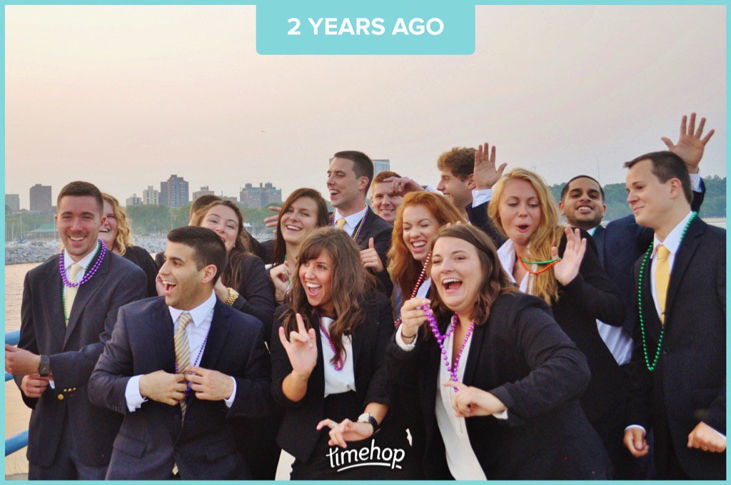 courtrademann's tweet photo. When ya wake up and realize it's a 3 day weekend! Enjoy time w/ friends &amp; fam! #LaborDayWeekend #throwback #UWMama https://t.co/8cWDlDafKp
