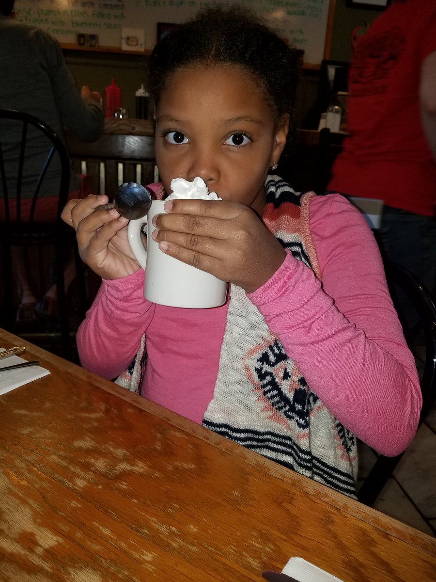 gpamtol's tweet image. day 1 of 10: @StrawberryPlace on a friday with auggie and xeniah (our niece who wishes she was our kid) #nothanks #10daysoff