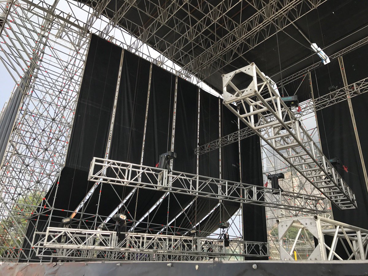 Electric_Fly's tweet photo. Final prep for @Electric_Fly at @MTV Presents Gibraltar Calling #MTVPresentsGibraltarCalling #electricfly #Gibraltar #Dancing https://t.co/NrrFtr6Azv