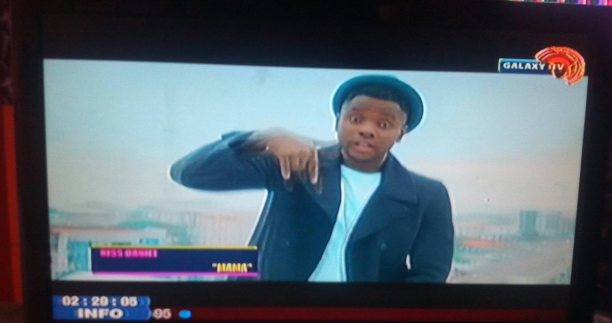 galaxytvent's tweet photo. 📺▶ @iamkissdaniel Mama on the #Fridaypartymix  with OAP @EMMY_FLY https://t.co/l1qzXa3gW6