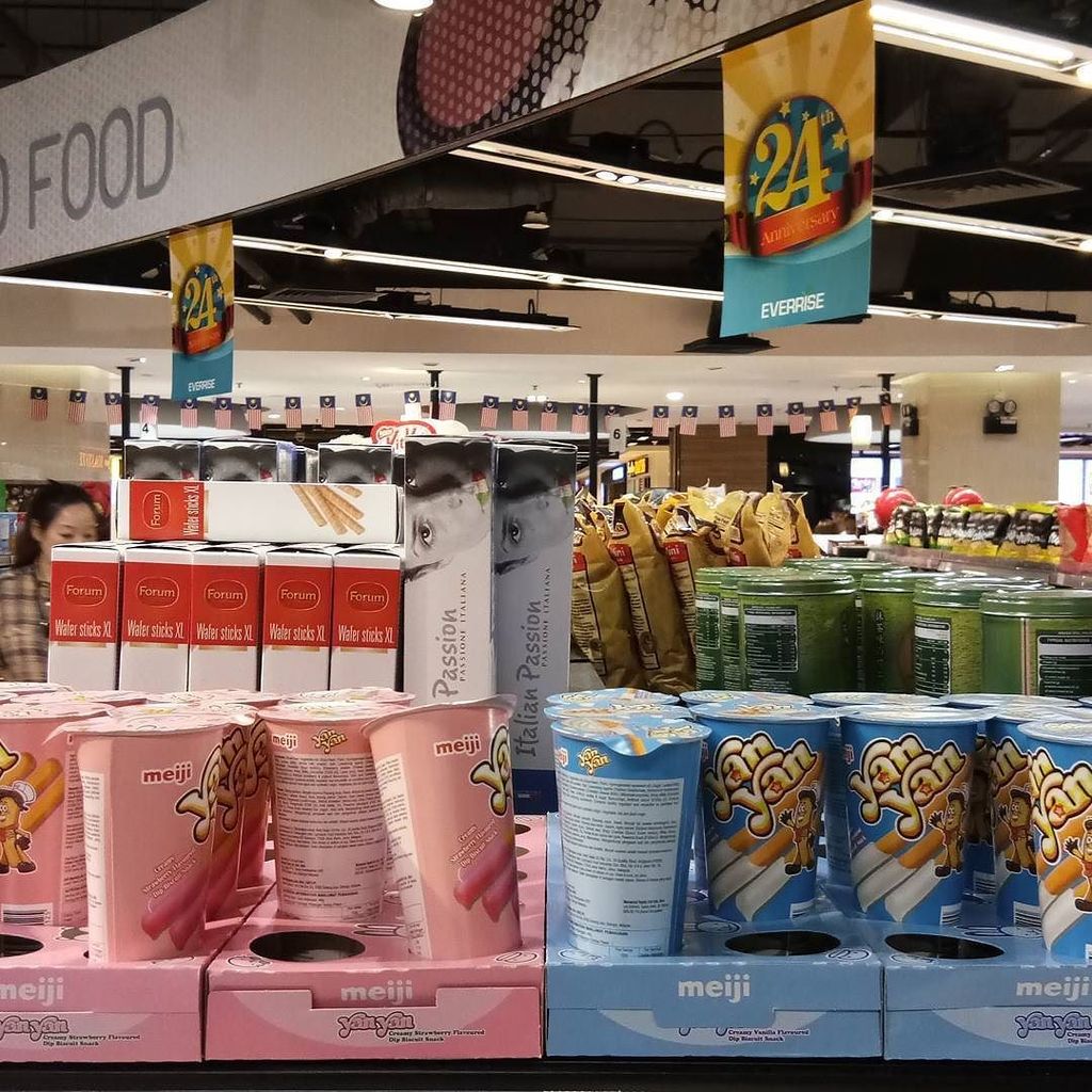 DecipherBKI's tweet image. Another 80s fav.. Tapi kan.. Y U NO HAS CHOCOLATE?!?! #80s #ChildhoodSnacks ift.tt/2goWdL3