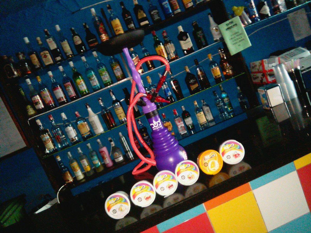 ambiciones_bar's tweet photo. Por fin es Viernes!! Nos vemos como siempre en @ambiciones_bar desde las 6 de la tarde!! 😉 🎉 https://t.co/hnW1N5p2mW