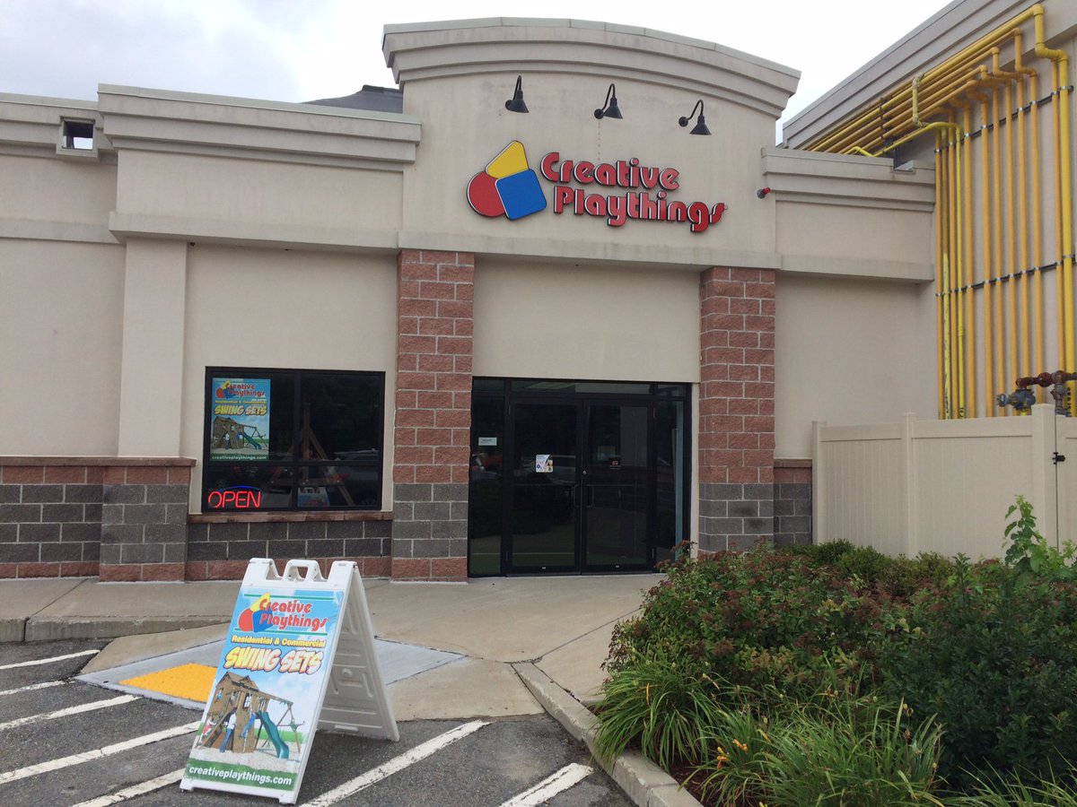 CreativePlaythi's tweet photo. Happy holiday weekend! We're open on Labor Day. Find your nearest location &amp; take advantage of our holiday promos. https://t.co/jBvSeJNZ8v https://t.co/uP7QO2ixVs