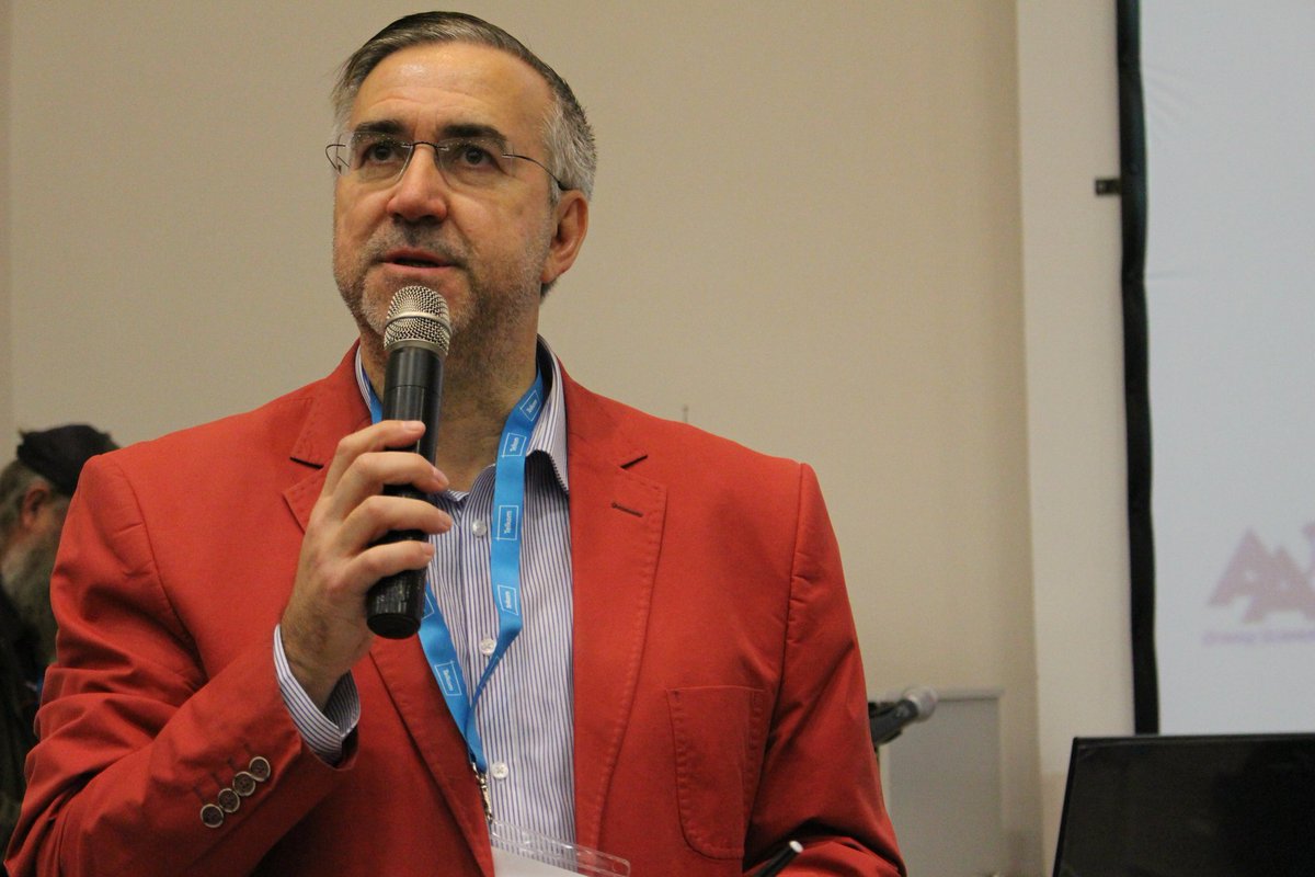 bubblegum_media's tweet photo. Prof. Harry Dugmore talks about the need for science journalism in public discourse. #HA2017 @SABCNewsOnline @News24  @BillGates https://t.co/zWVQJWmKPN