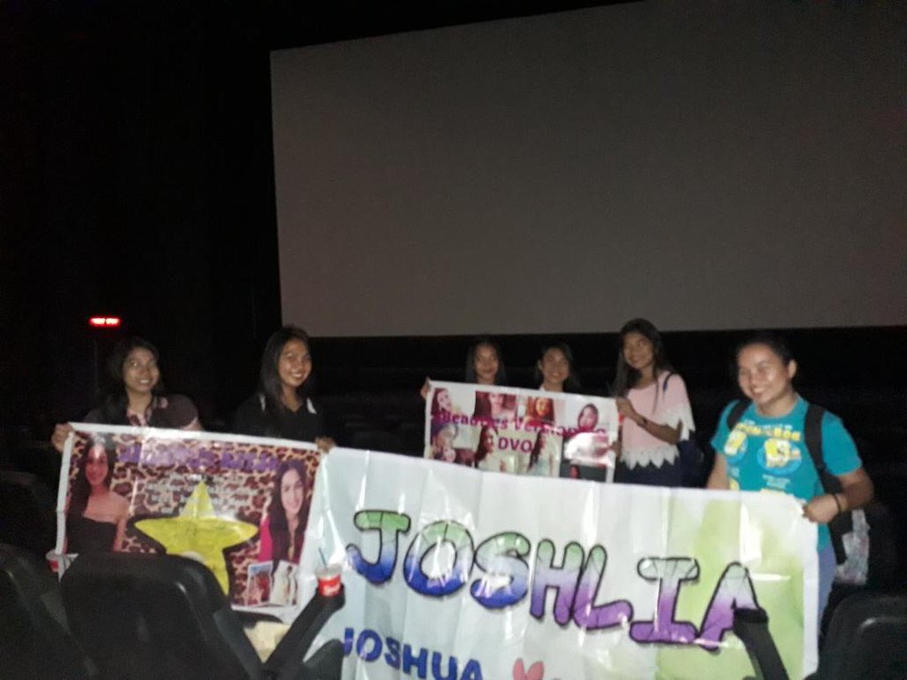 JuliaB_DVO's tweet photo. A bit late but still HUGE thank you to @Jollibee for the #LYSB blockscreening they hosted last Wednesday! 👽💜💚 #YumAngPinakaCheesy https://t.co/Qev0mU7KaG