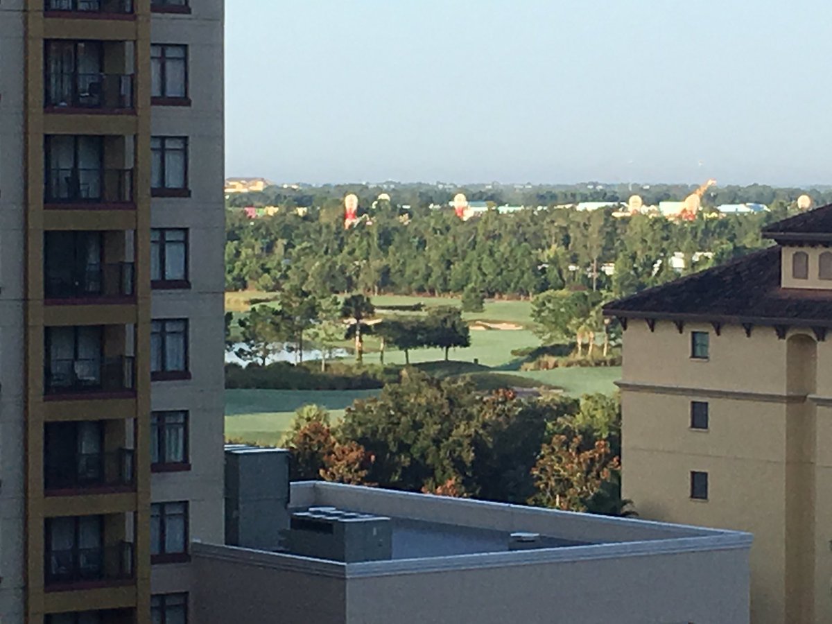 mdvessely's tweet image. Is it bad I enjoy waking up and watching the crew at Waldorf Astoria Bonnet Creek prepping each morning. #Turfnerd place looks great too