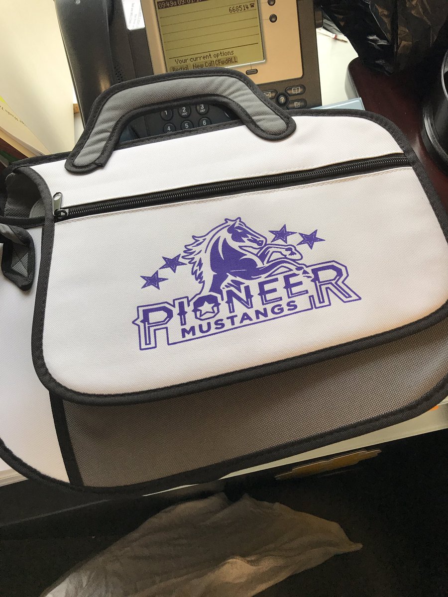 marloj1005's tweet photo. Thank you so much to Dr. Belton, Mrs. Rath, and the Pioneer family for making me feel so welcomed this morning! #SPSK12proud #PESMustangs https://t.co/aixjBrv6QY
