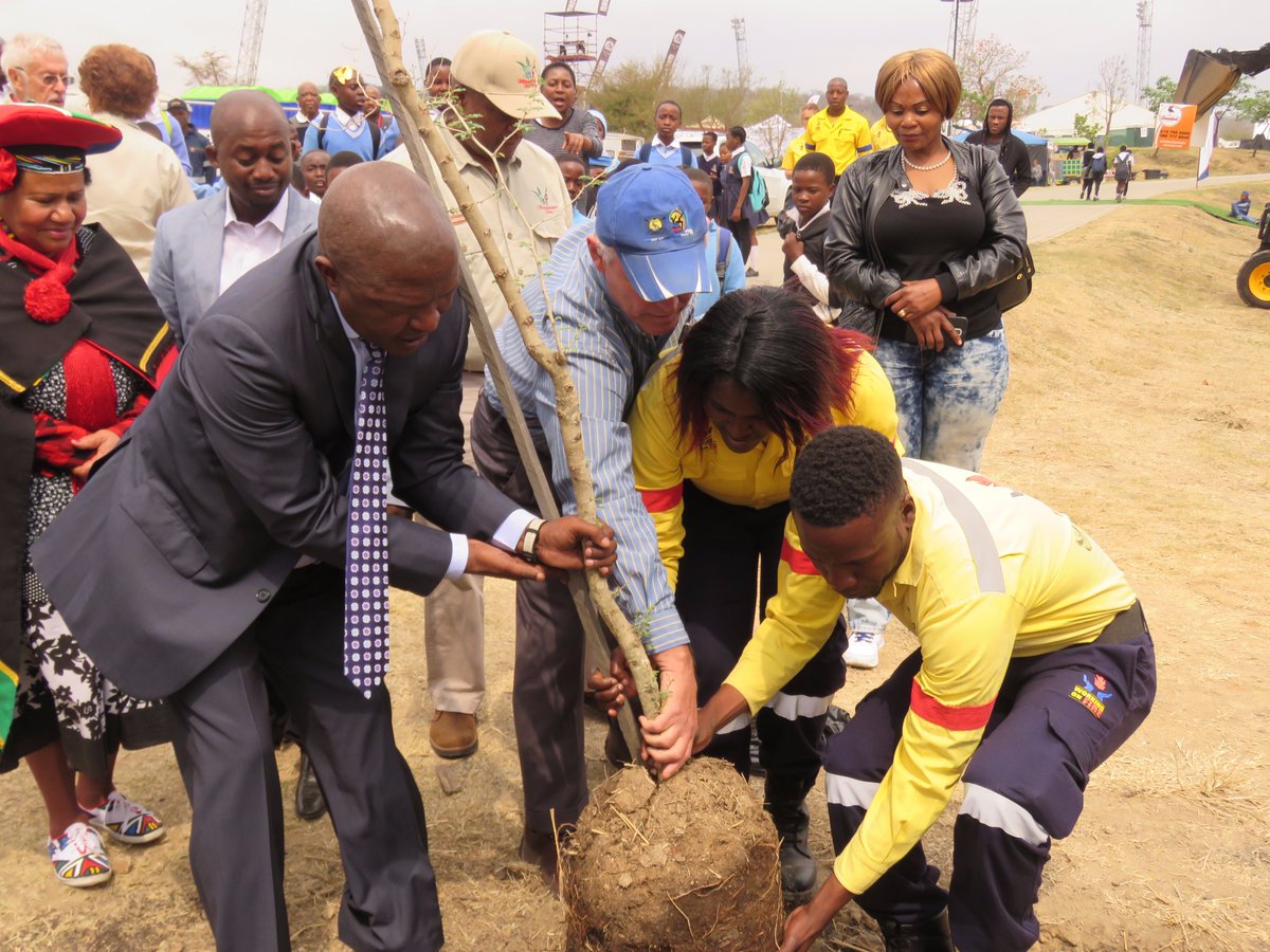 wo_fire's tweet photo. @environmentza WOF firefighters joined Premier David Mabuza in planting a tree at the first Annual #MPUShow as part of National Arbor Week. https://t.co/yLOeO2rNZD