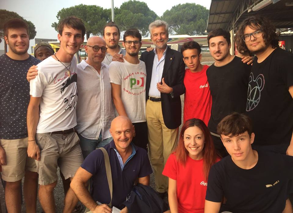 MircoBagnari's tweet photo. La festa dell'Unità provinciale di Ravenna prosegue... politica, ascolto, confronto e ovviamente, un passaggio in cucina! #pdravenna https://t.co/RyRUQIfuz6