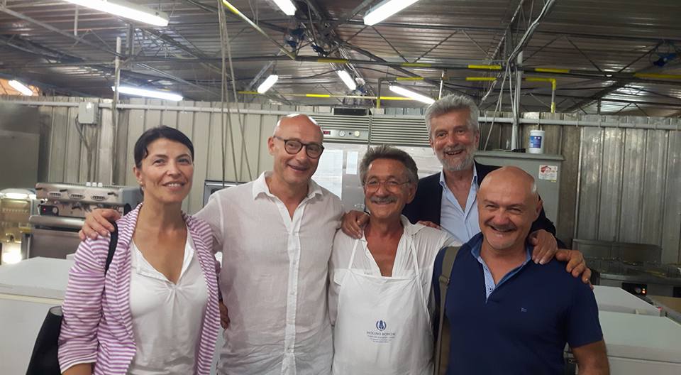 MircoBagnari's tweet photo. La festa dell'Unità provinciale di Ravenna prosegue... politica, ascolto, confronto e ovviamente, un passaggio in cucina! #pdravenna https://t.co/RyRUQIfuz6