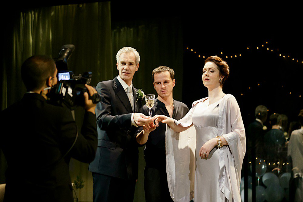 hamlet and audience What does hamlet admit to horatio and the audience just before the company arrives to view the play. hamlet and audience What does hamlet admit to horatio and the audience just before the company arrives to view the play.