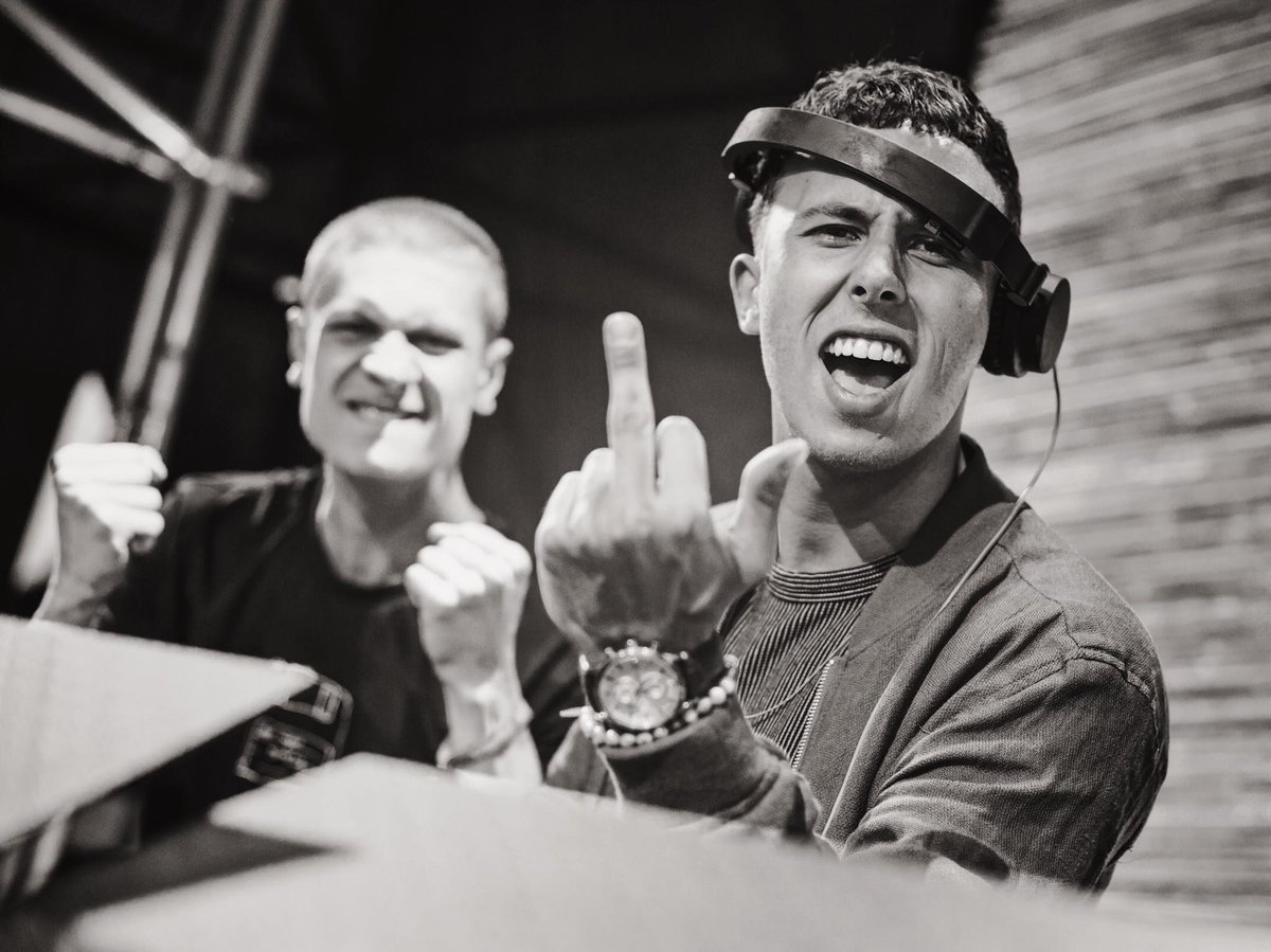 Leaving work on a Friday afternoon like... 🖕

CC: @DSturbOfficial