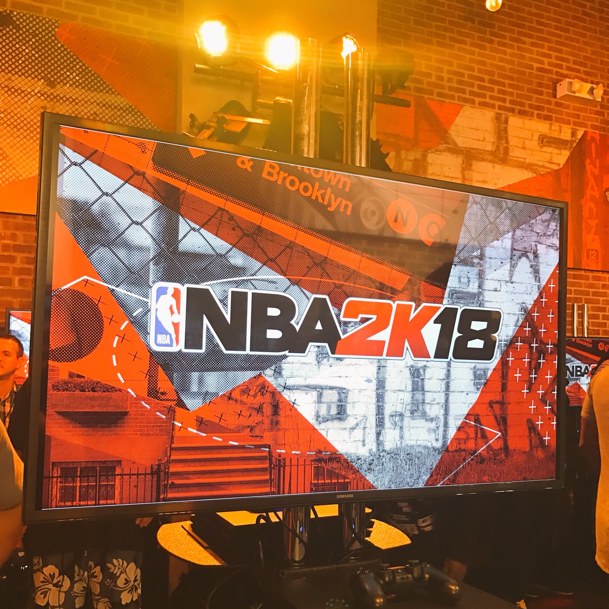 posterizes's tweet photo. Attended the @NBA2K launch party yesterday. Was wild! Thanks for having us 🤘#NBA2k18 #RunTheNeighborhood https://t.co/R17DVwjbcO