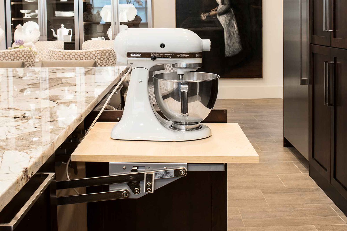 KitchenDesignOK's tweet photo. A new kitchen that is old at heart. #kitchenideas #kitchendesign #tulsakitchendesigner https://t.co/RmjGYX3jVS