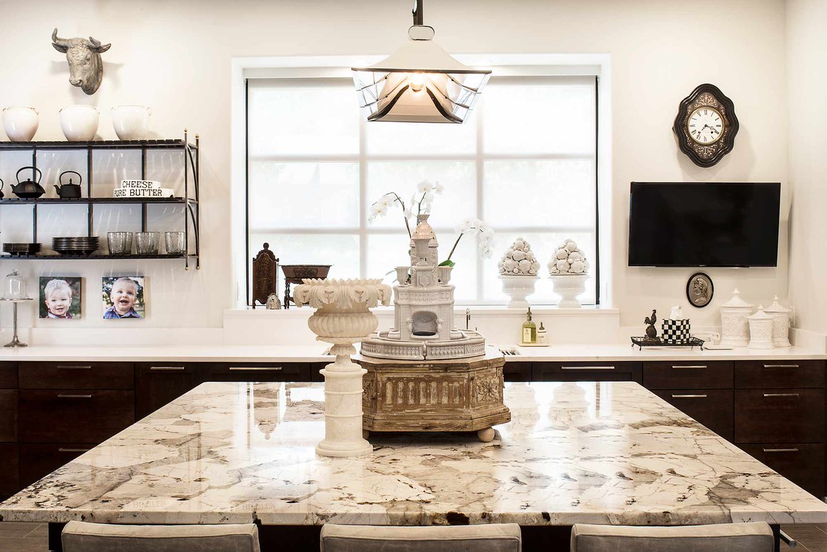KitchenDesignOK's tweet photo. A new kitchen that is old at heart. #kitchenideas #kitchendesign #tulsakitchendesigner https://t.co/RmjGYX3jVS