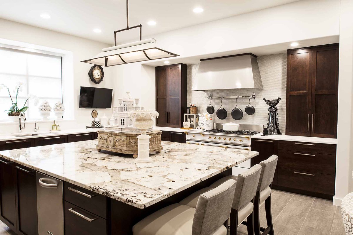 KitchenDesignOK's tweet photo. A new kitchen that is old at heart. #kitchenideas #kitchendesign #tulsakitchendesigner https://t.co/RmjGYX3jVS