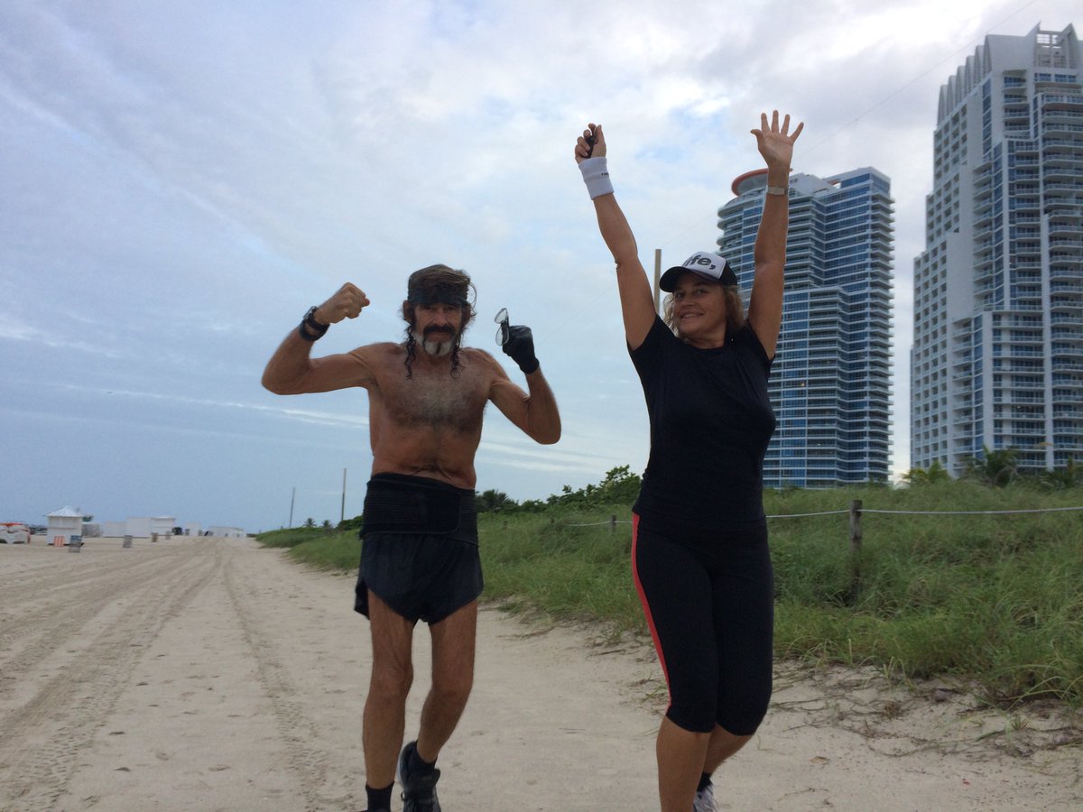 llhuttenbach's tweet photo. Look who joined us for the last 2 miles--True Story Lory! ππ #Running #runeveryday #RunningWithRaven #Miami Video on https://t.co/hPYUR0MUXf https://t.co/Fx2dVaVNi8