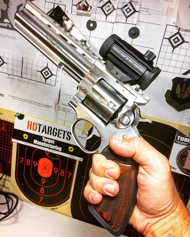 HdTargets's tweet photo. Repost:
#wheelgunwednesday #rugergp100 #357magnum #38special #primaryarms #pewpew #gunsofinstagram #rangeday #hdtargets π·: @zrus_outdoors https://t.co/5MbFPZhDTE