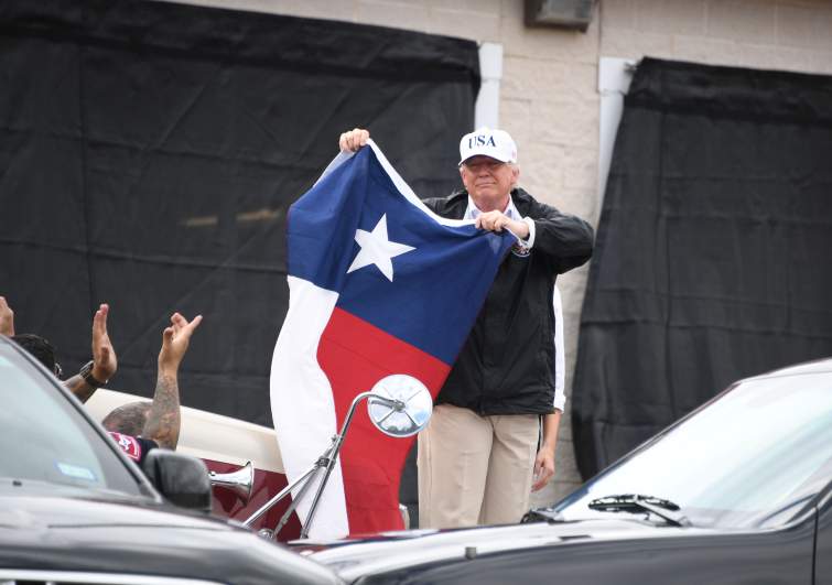 dalanbyrne's tweet photo. #Trump auctions #Texas flags and #USAcaps made by the #TrumpOrganization.No word on whether any of the money will go to #HoustonFlood relief https://t.co/TSM8uqgNN5