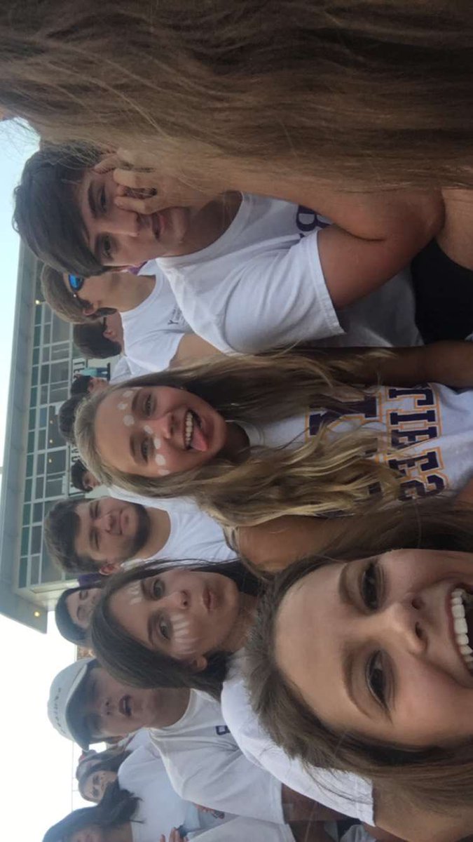 ArinDavis1's tweet photo. proud to be a yellow jacket💜💛 #takingWs https://t.co/8tL5ZyqQaE