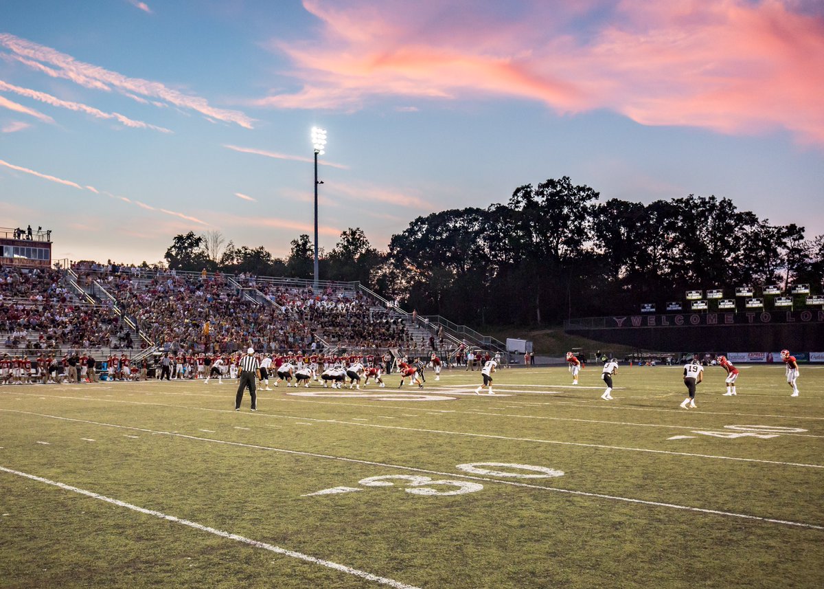 MVHS12thMan's tweet photo. Friday night lights is here again! Come watch the @MVBearsFootball bears play some ball! They're hungry and ready to eat 🍽 #BEA12 #BearGang https://t.co/YNF3YZiEsc