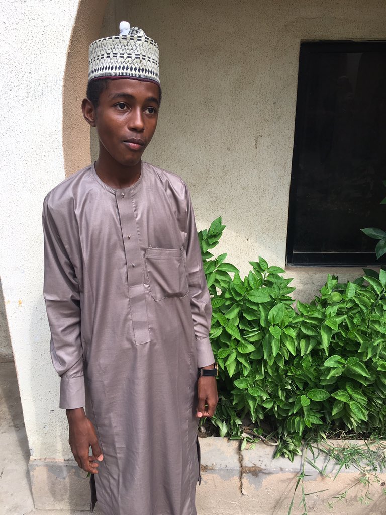 FakhuusHashim's tweet photo. My cousin makes his own clothes, with fine finishing and is very affordable. If you stay in Kano, patronise the young man. 08131245230 https://t.co/mIVbZ7Yozk