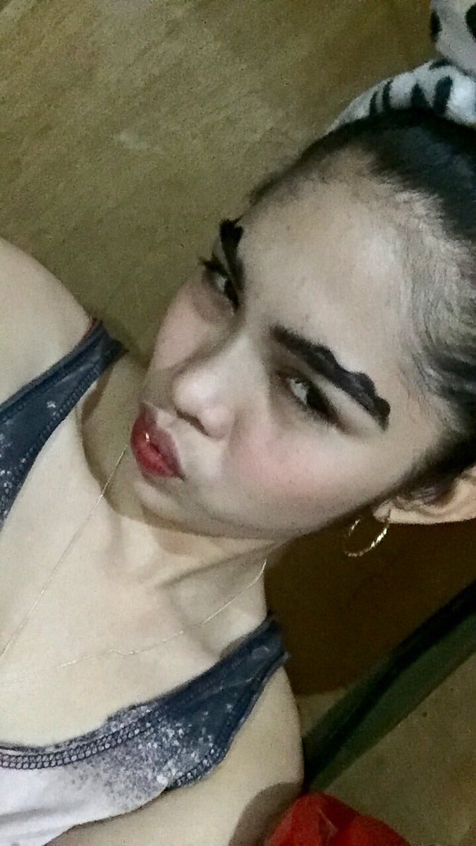 DianePitos's tweet photo. dahil may twitter na ulit si meng 😂 say hi to my #wavebrows #eyebrows di ko na kaya i-wave pa ang hirap ! makapal kilay ko 😭😂 https://t.co/cnnmJS93uG