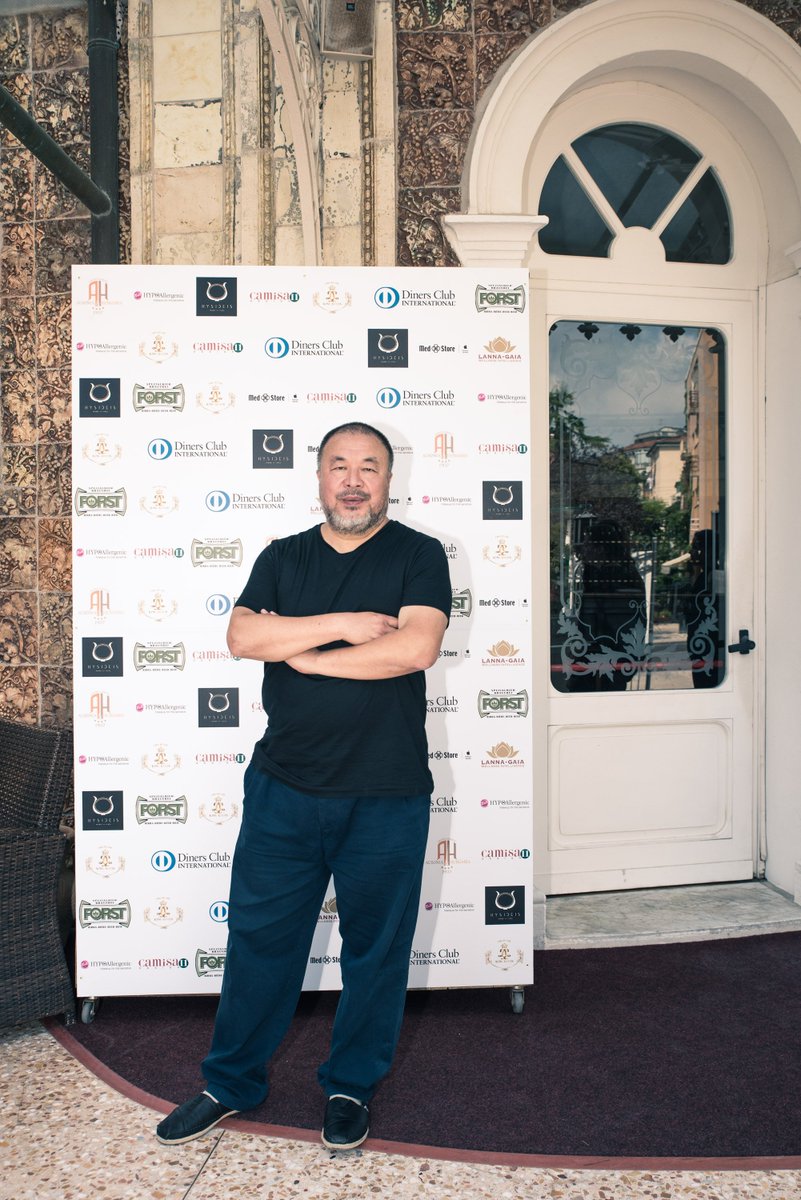 Ieri al Grande Albergo Ausonia &amp; Hungaria si è svolta la conferenza stampa del film di Ai Weiwei 'Human Flow' in concorso a #Venezia74