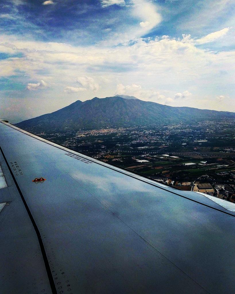 Alecbowers's tweet photo. #Spectacular #view of #Vesuvius while #flying into #Naples for a #weekendescape to #Sorrento. Super #nature of the the #volcano https://t.co/l3uO8RyfRy