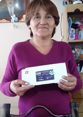 alberto_rsaa's tweet photo. ¡Qué lindo viernes! Me puso muy feliz recibir por privado la alegría de Claudia, por tener su tarjeta de débito. https://t.co/vE2TSspe0j
