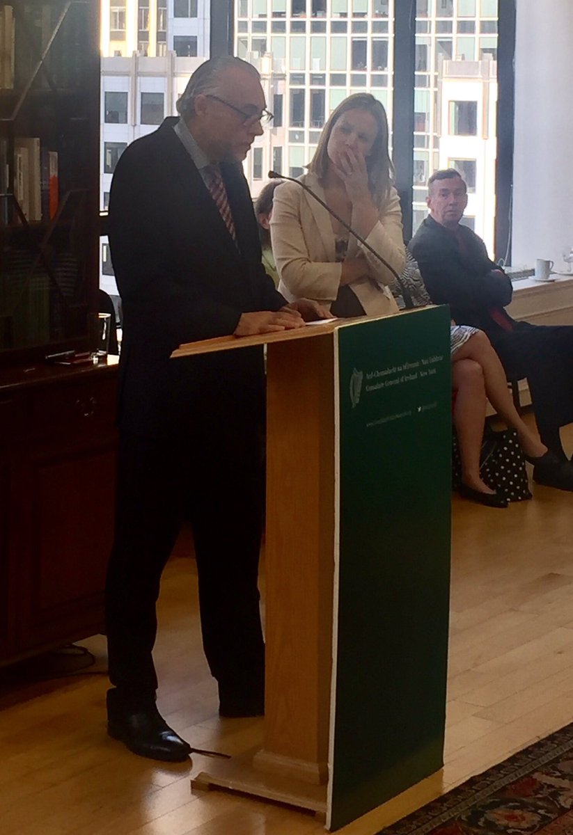 auntytem's tweet photo. Diligent & new #FirstFriday peeps give Consul General Ciarán Madden a warm welcome 2 Big Apple 🍎 #NYC ☘️ https://t.co/0NX9VmohbZ