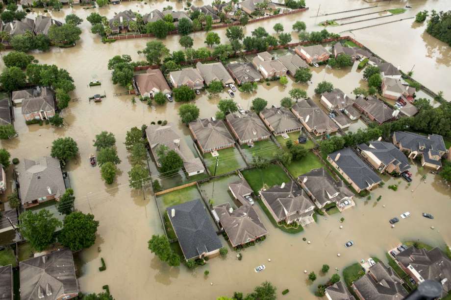 ttreditor's tweet photo. Can you think of a better way of Making America Great Again than by helping your fellow citizens in Texas Click here https://t.co/0WolfeIwXC https://t.co/z4kwIL8omb
