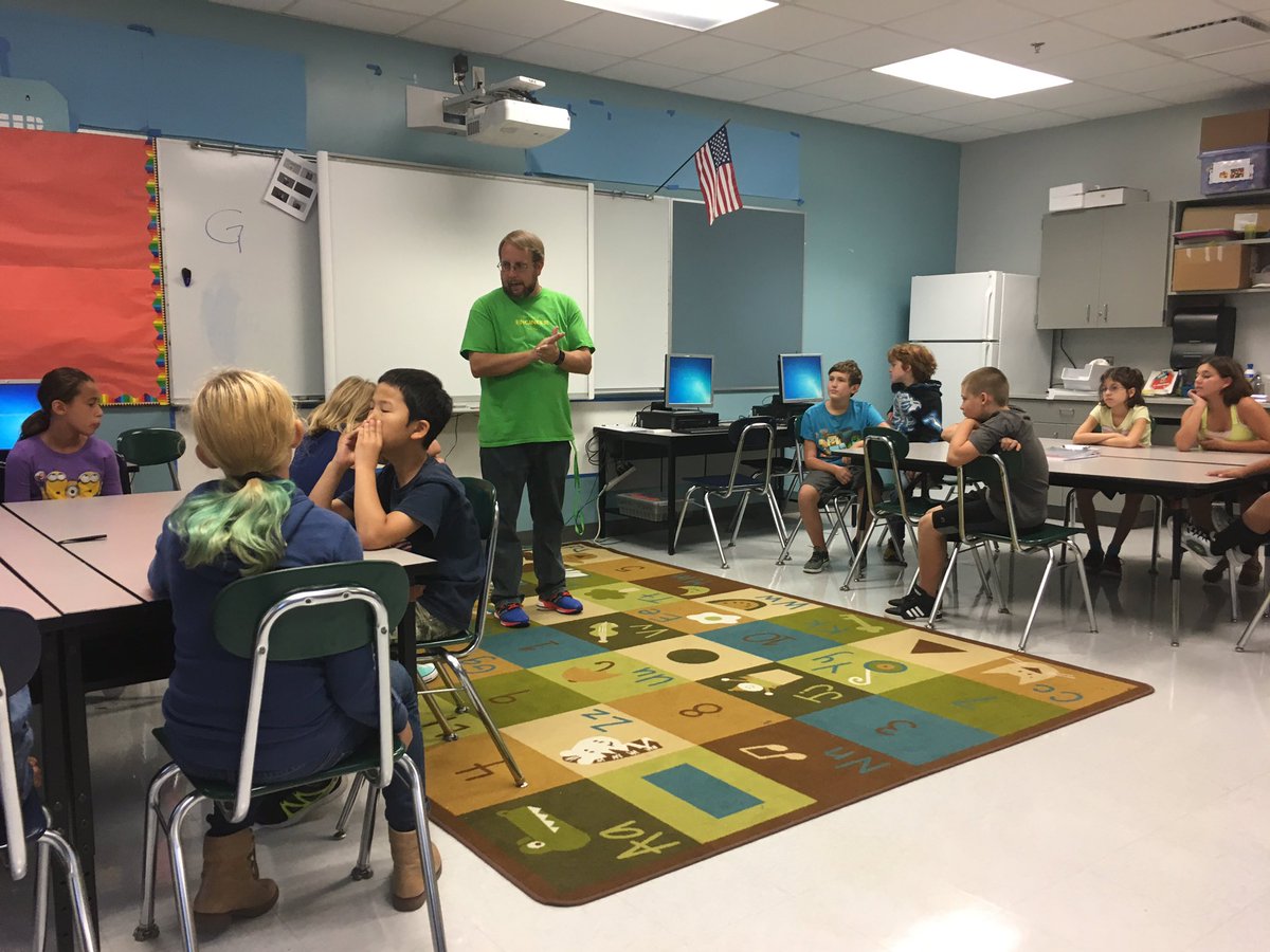 MsEsClassroom's tweet photo. @davEDglenn is starting off #steam with our class this Friday! Ms E was excited until she saw #Gary #petsnake #ches @CastleHayneES https://t.co/zVxU0EzOSc