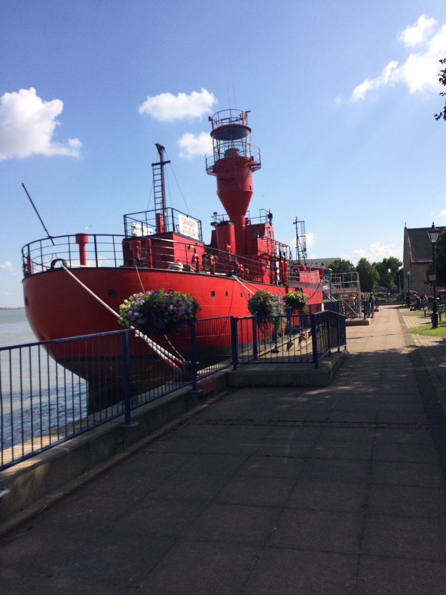 DFDcollective's tweet photo. Inspiring morning @LightVessel21 in #Gravesend talking about how we can bring #ThePrincessAlice on board this beautiful venue! #RiverThames https://t.co/mbFULpfklH