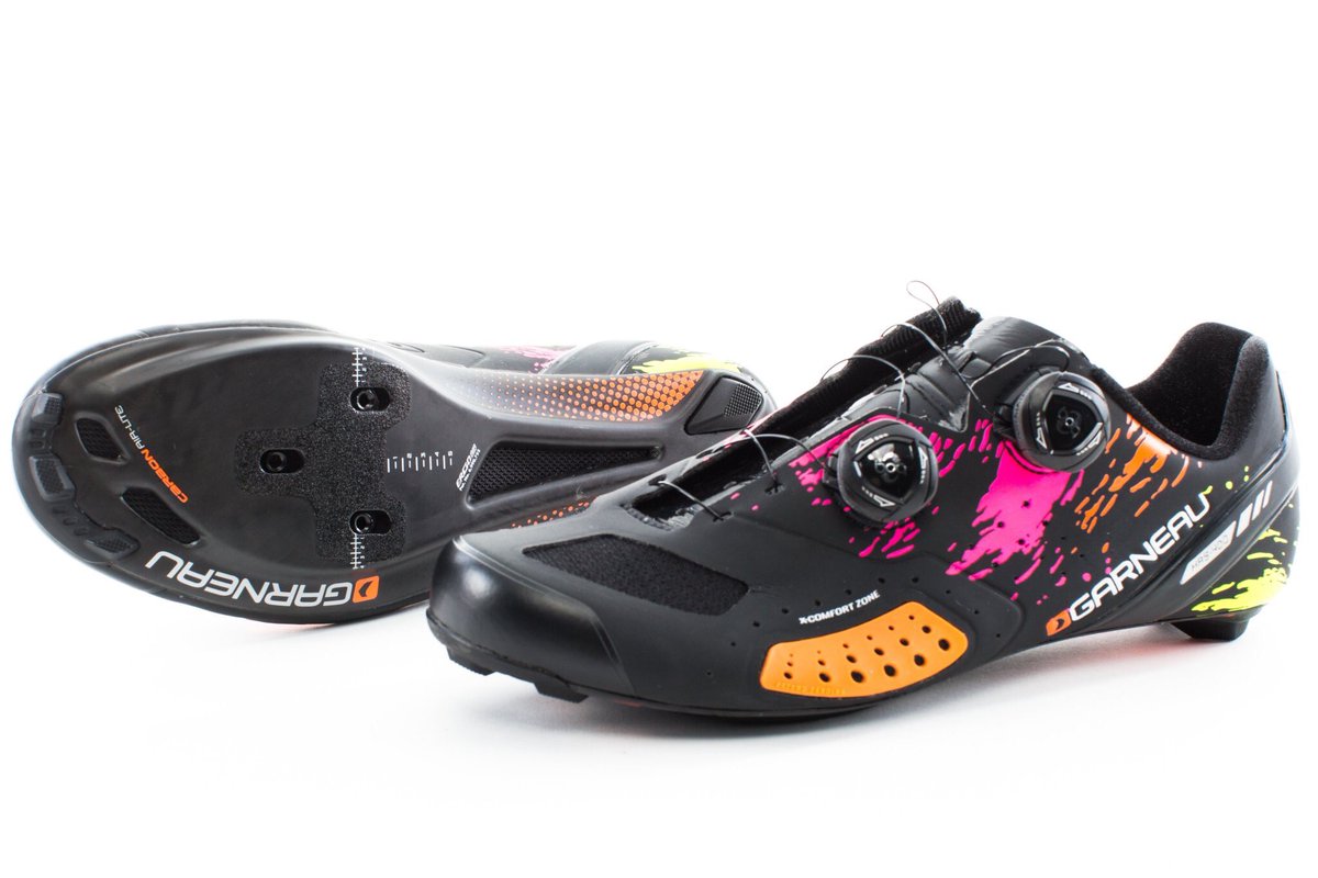 Congratulations to <a href="/Louis_Garneau/">Louis Garneau</a> for their #Eurobike2017 award for the new X-Comfort #cyclingshoe technology! youtube.com/watch?v=LwRcod…