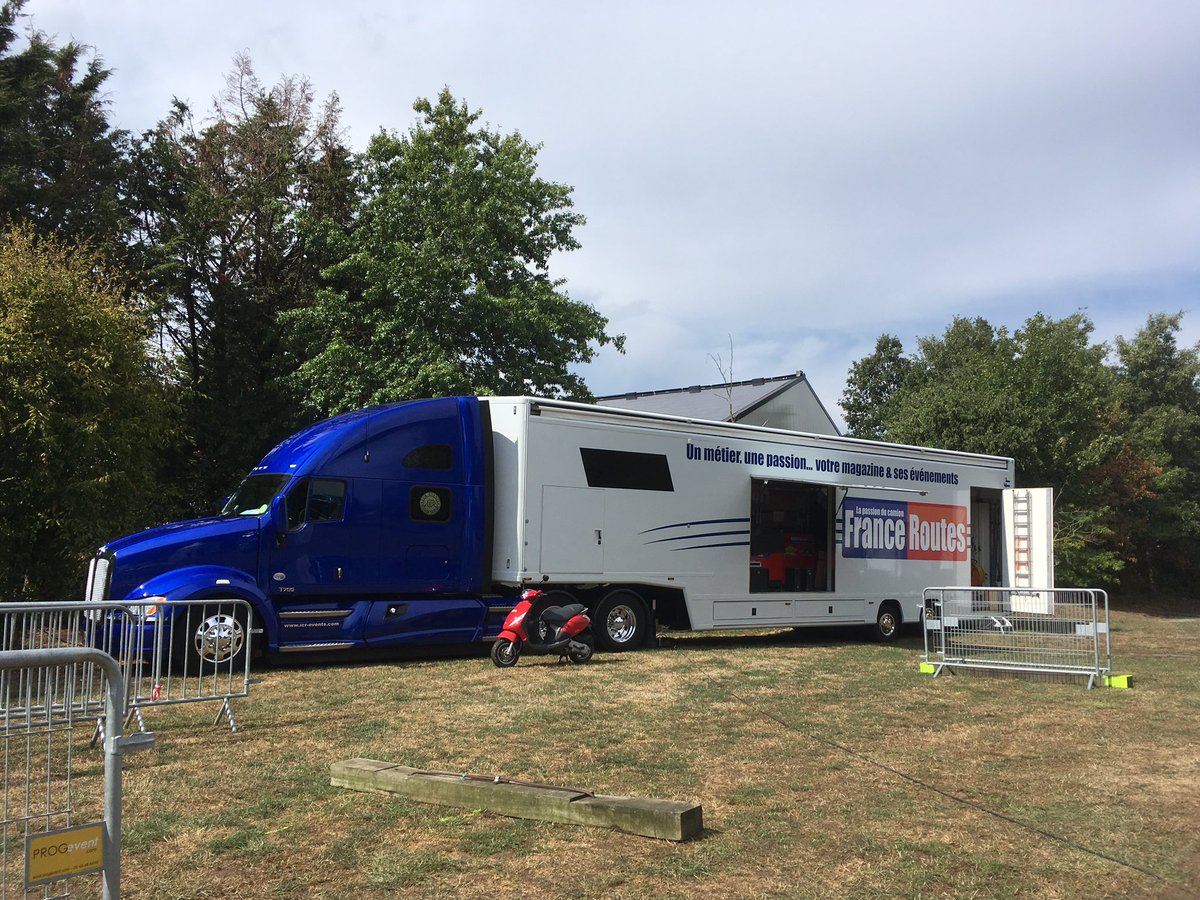Casaisan's tweet photo. Petit clin d'œil ! @HerveRebillon @FranceRoutes @OThebdo @thecitytrucks #TCTF17 https://t.co/tsPusfGC7l