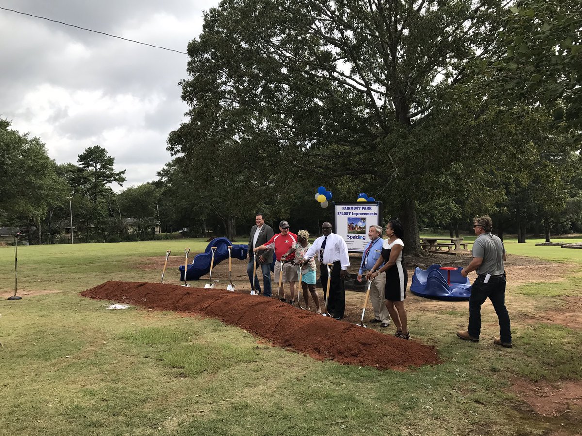 SpaldingCollab's tweet photo. Fairmont SPLOST Project Groundbreaking this morning! #healthyfamilies #spaldingcollaborative https://t.co/bWJ1uLQCdf