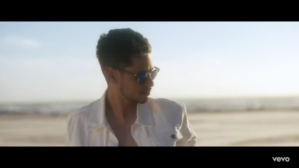 SAFourArmy's tweet image. Make sure you watch @Four_SA's music video for their new single #Island ❤🌞 Watch here &amp;gt;&amp;gt;youtu.be/giESrS1X3BA