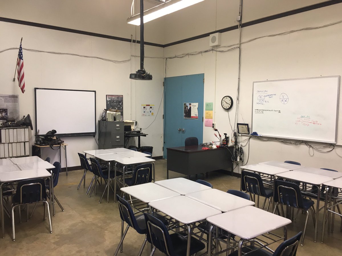 APSAutoTechcc's tweet image. Automotive team collaboration on implementing, launch/team/ framework. @APSCareerCenter @ACC_Collision @engage_learning @Margaretchungcc